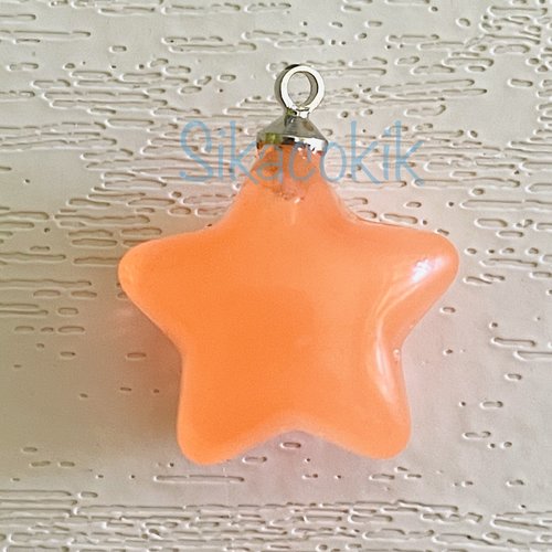 1 breloque étoile acrylique orange