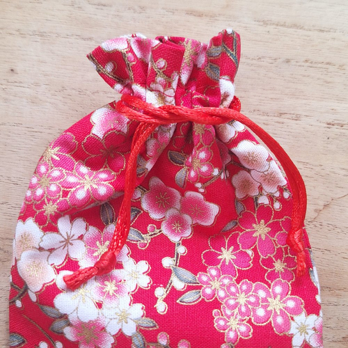 2 sacs pochons en tissu fleurs rouge rose 14cm sur 10cm pour décoration, cadeau, bijou ...
