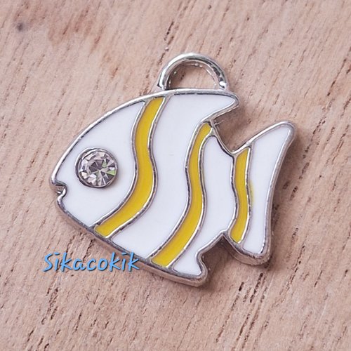 1 breloque poisson blanc et jaune rayé en émail et métal argent