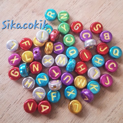 200 perles rondes lettres dorées, couleurs métal variées 7mm - lot aléatoire