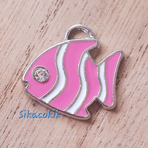 1 breloque poisson rose et blanc rayé en émail et métal argent