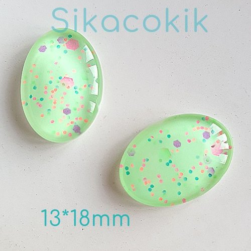 1 cabochon ovale 13*18mm vert confetti