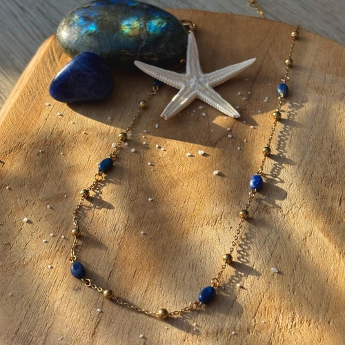 Collier collection isis