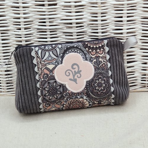 Trousse à maquillage velours ocre