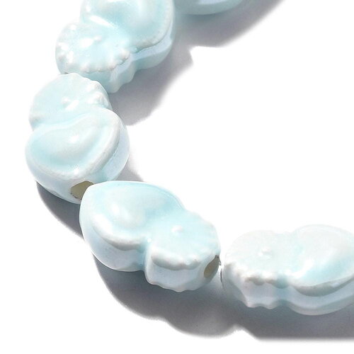 2 perles cœur ex voto porcelaine bleu cyan clair 15 x 10,5 mm perle céramique cœur flamboyant
