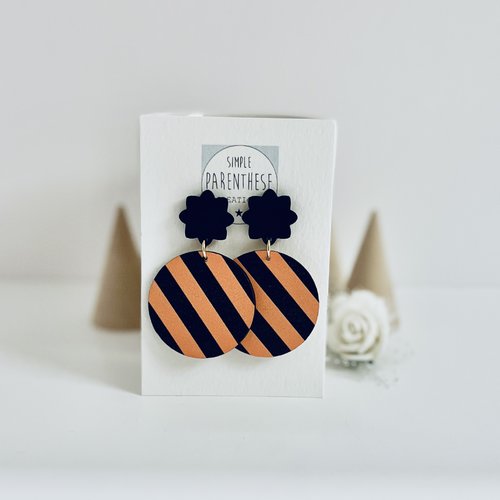 Boucles d'oreilles rondes bois de bouleau et acrylique tons noir et orange