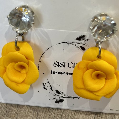 Boucles d’oreilles en roses jaune
