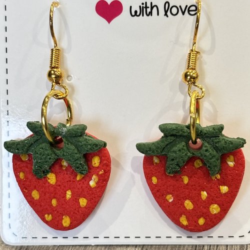 Boucles d’oreilles fraise