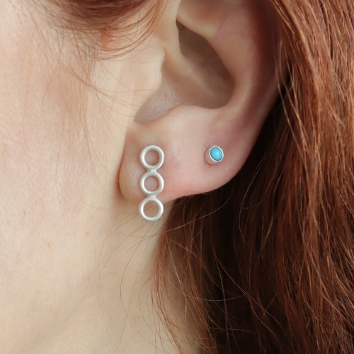 Boucles d'oreilles triple cercle argent massif, boucles d'oreilles trois anneaux, bijoux minimalistes de créateur, sur commande