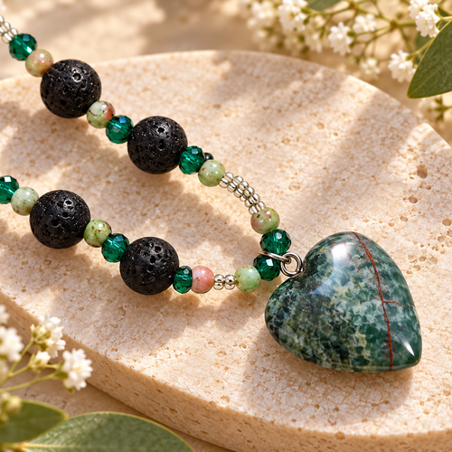 Collier cœur en jaspe héliotrope et pierre de lave – 45 cm