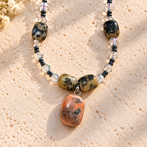Collier artisanal en jaspe, cristal et rocaille – pendentif pierre naturelle rose et gris