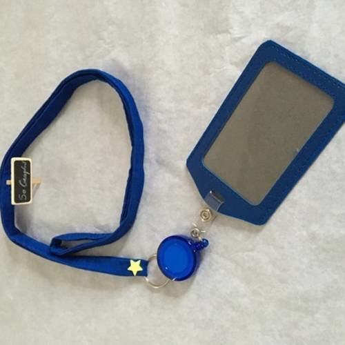 Porte badge, porte clés, porte passe carte bleu