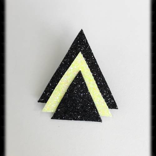 Broches triangles couleur noir et jaune pailleté 