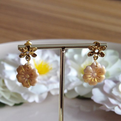 Boucle d'oreille albizia création artisanale unique