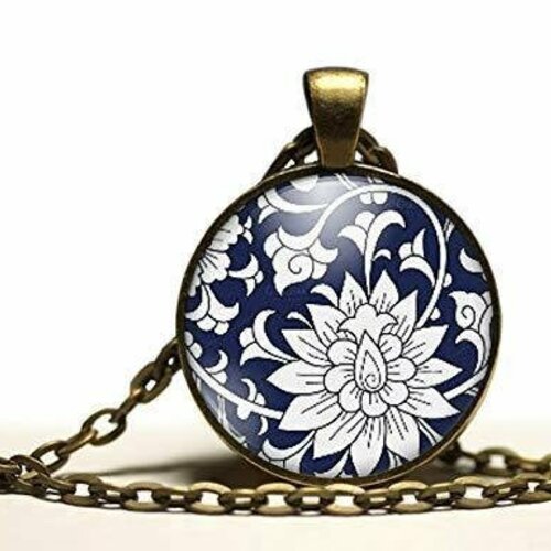 Collier cabochon, collier de fleurs illustrées -fleurs bleues-, cadeau de noël femme - anniversaire femme - saint valentin - bronze (ref.57)