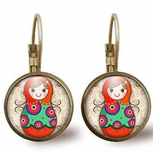 Boucles d'oreilles cabochon, boucles d'oreilles illustrées par matryoshka, -la poupée russe- anniversaire femme - saint valentin - bronze