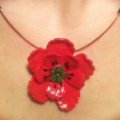 Collier coquelicot rouge en pate polymère fimo