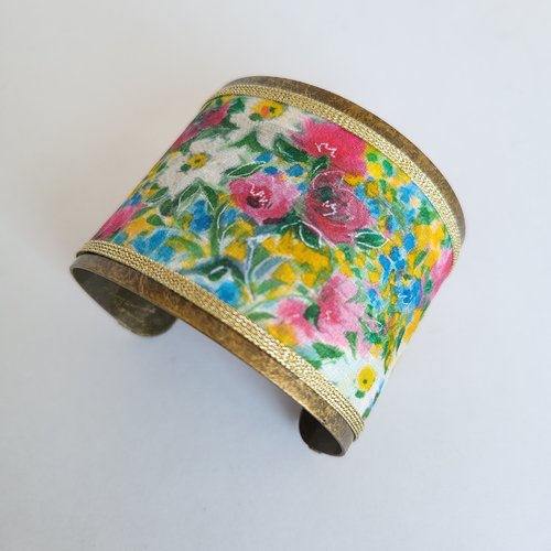 Bracelet manchette en soie peint main fleuri, bijou bohème pour elle, cadeau femme