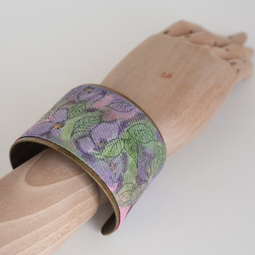 Bracelet manchette en soie peint main fleuri