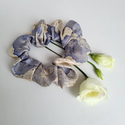 Chouchou en soie peint main bleu, chouchou bleu et beige