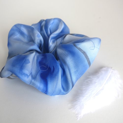 Chouchou en soie bleu ciel
