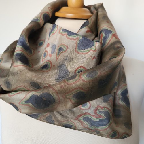 Snood en soie peint main motif peaux de bêtes,  marron, brun, bleu fonçé