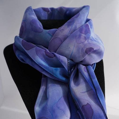 Vendue - écharpe en soie bleu indigo
