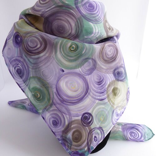 Vendu-foulard en soie peint main vert et violet, univers