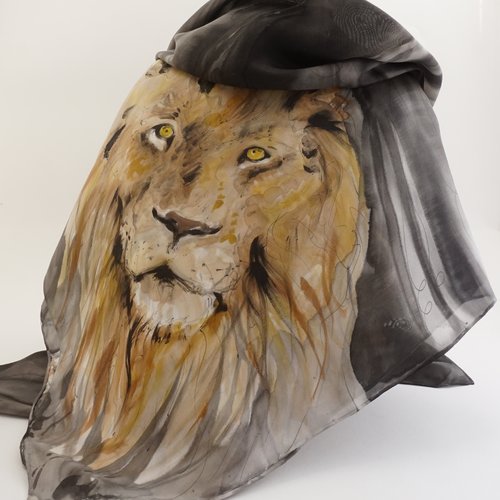 Foulard soie peint main motif lion, animal sauvage, foulard soie femme, cadeau pour elle