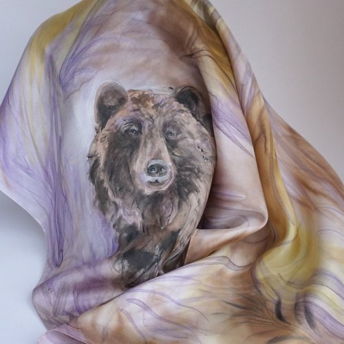 Foulard soie peint main ours brun, carré en soie pour femme, marron et violet, foulard animal, cadeau pour femme