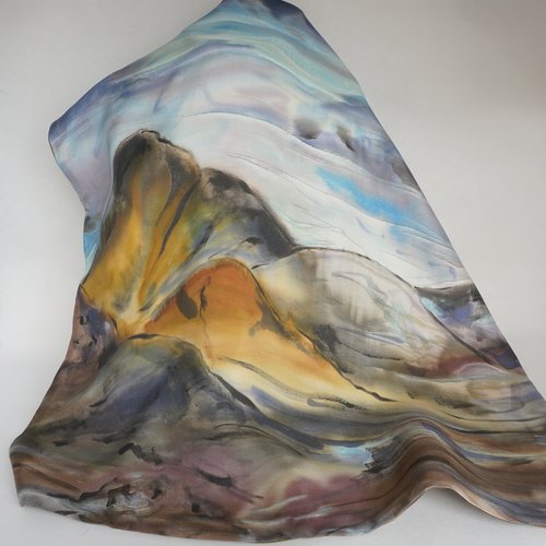 Foulard en soie peint main 52 x 52 cm paysage de montagnes, foulard islande, carré de soie paysage, cadeau pour femme