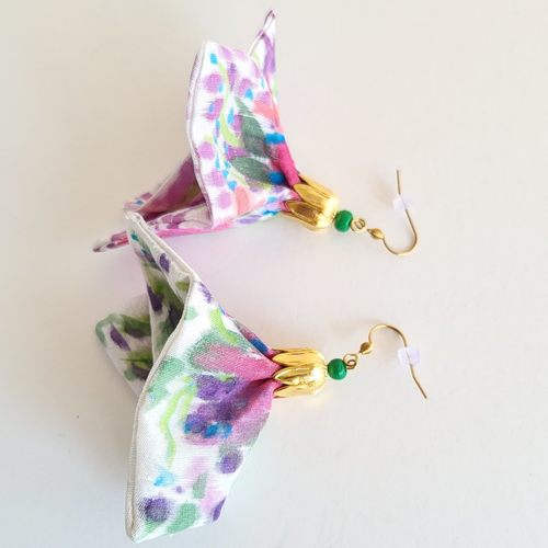 Boucles d'oreilles en soie fleuries