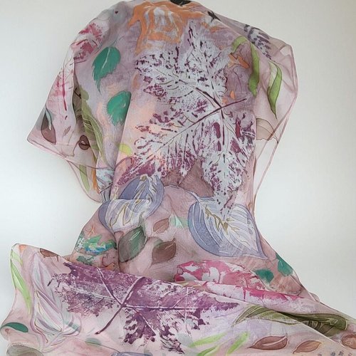 Etole en mousseline de soie feuilles, foulard rose, cadeau pour elle, foulard femme soie
