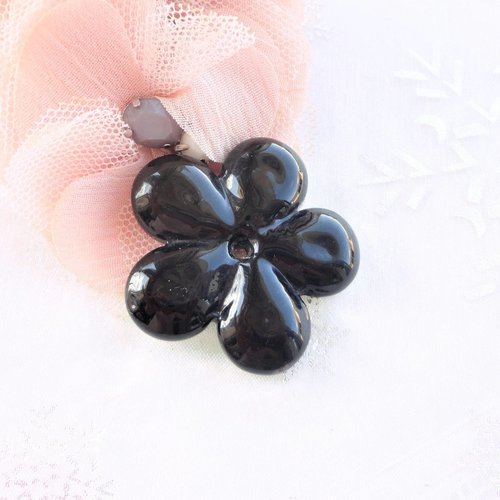 Pendentif en verre fleur noire, pate de verre, perle fleur, hand-made, artisanale