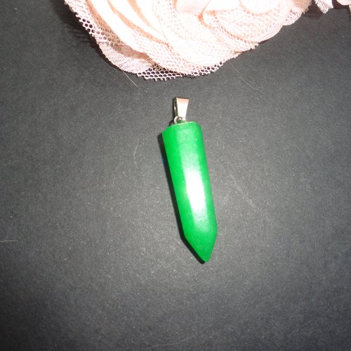 Pendentif jade birman, jade naturel, pendentif balle, gemmes,vert, naturel