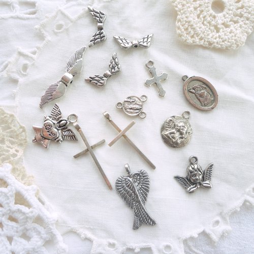 Breloque religion, croix argent, charm aile, breloque ange, pendentif ange, collier, bijoux,