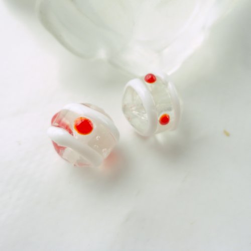 Perle verre rouge et blanche, perle lampwork, travail à la lampe , base joaillier, base bijoutier