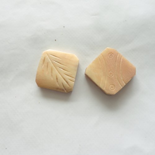 Perle os naturel, perle de yack, os carré, sculptée, bijoux ethnique, connecteur, 3 trou