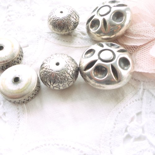 Perles anciennes argentés, perle fleur martelé, fleur sculptée, berbère , vintage, lot, déstockage,
