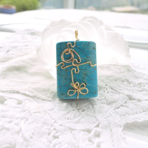 Pendentif pierre  turquoise perle rectangle, file de laiton, howlitte, bijoux, fantaisie, création