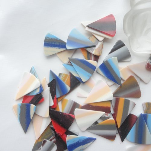 Lot de cabochon en résine, forme triangle, imprimé rayé coloré, x26, perle, rayure,