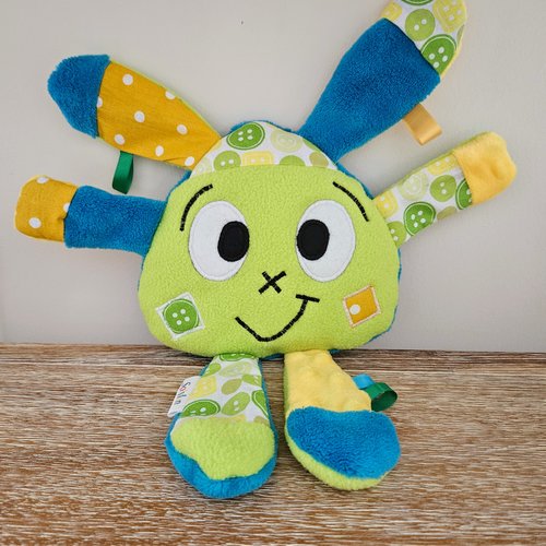 Doudou rigolo en polaire et minkee -  vert, jaune et bleu - peluche bébé