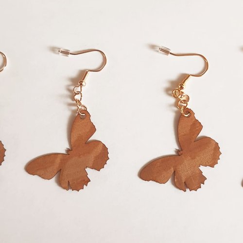Boucles d'oreille papillon en bois sur métal doré