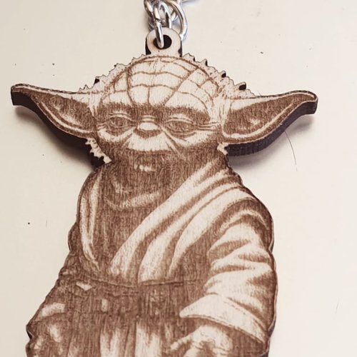 Porte cles "maitre yoda star wars" en bois