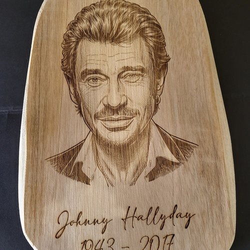 Dessous de plat / planche décorative en teck "johnny hallyday"