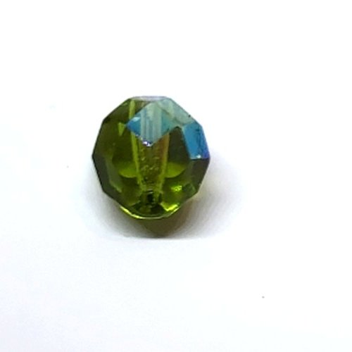 20 perles à facettes 8mm vert olive lustrées