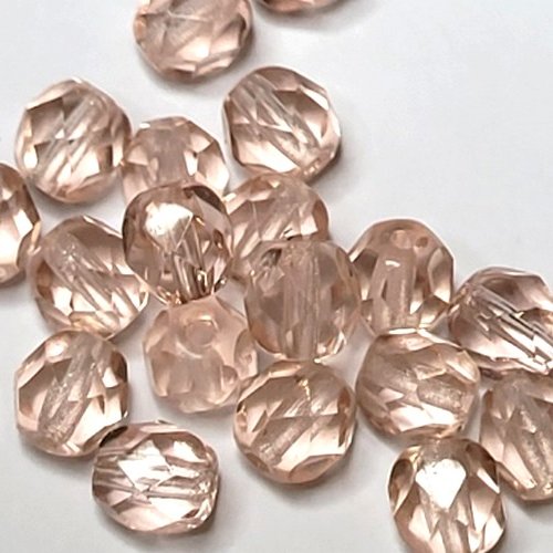 20 perles à facettes 6mm roses claires