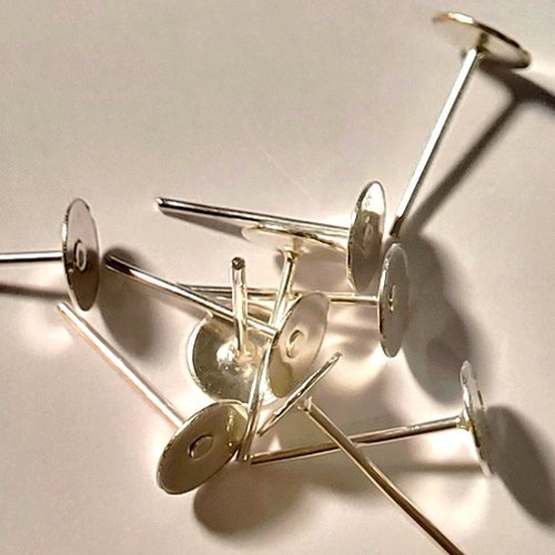 10 clous d'oreille argentés à coller
