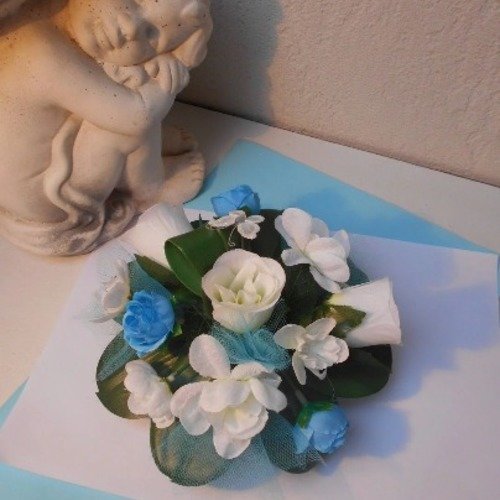 Décoration de table en fleurs artifiicelles  blanc et turquoise