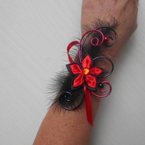 Bracelet fleuri pour mariée ou témoin - rouge et noir